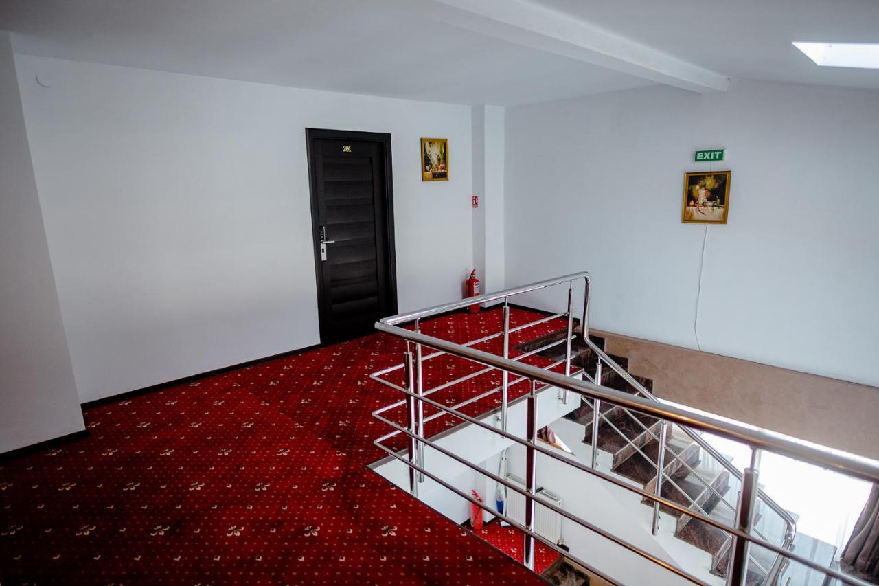 Pensiunea Vialux Bacau Exterior photo
